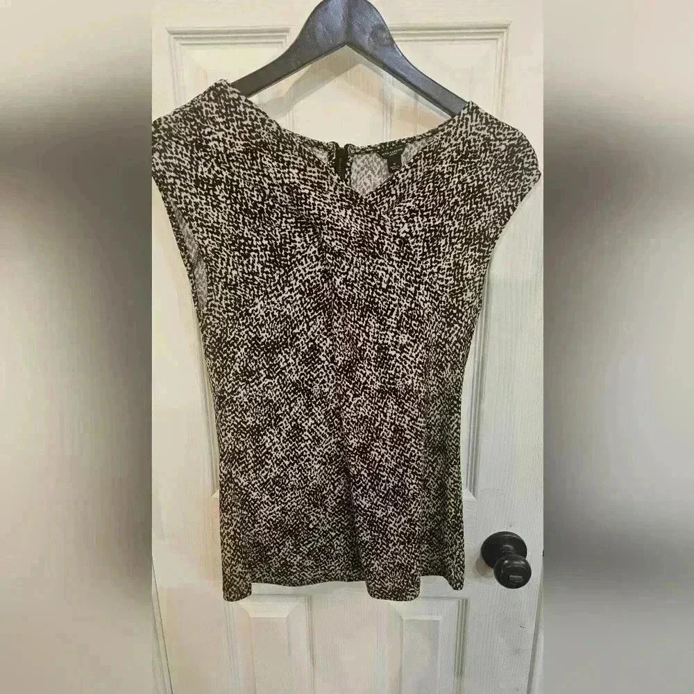 Ann Taylor Snake Print Blouse with Exposed Zipper Accent Black & Tan Size: Small